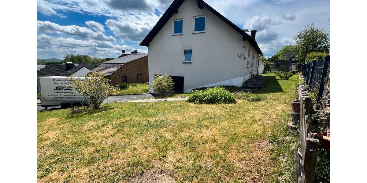 Einfamilienhaus Reichshof - 7 Zimmer, 190 m&sup2;, 1.600&euro; | Angebot:26434486