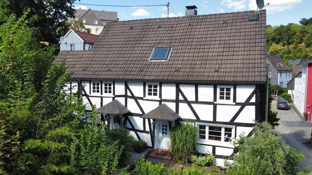 Einfamilienhaus Gummersbach Rospe - 1 Zimmer, 202 m&sup2;, 350.000&euro; | Angebot:25666264