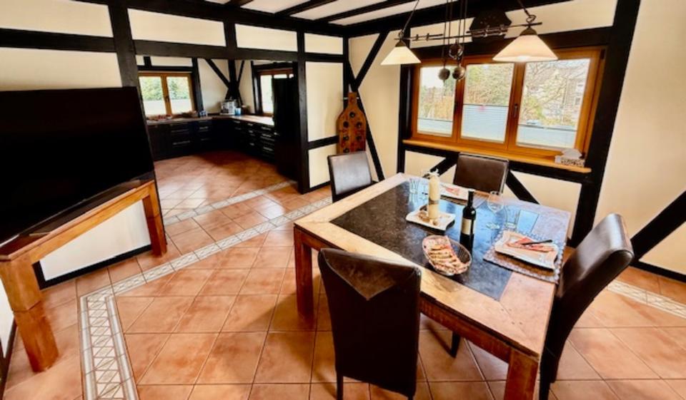 Einfamilienhaus Wissen - 10 Zimmer, 289 m&sup2;, 599.000&euro; | Angebot:25712086