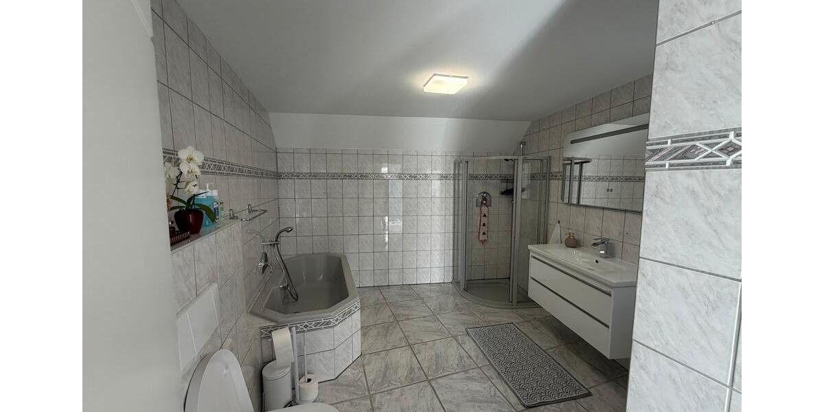 Einfamilienhaus Gummersbach Berstig Süd - 7 Zimmer, 140 m&sup2;, 349.000&euro; | Angebot:27014735
