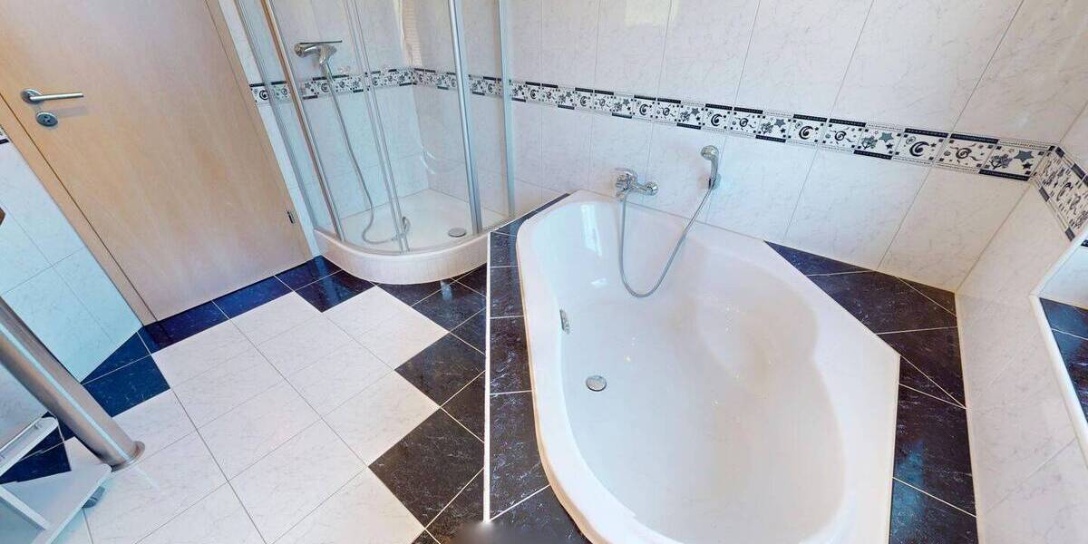 Mehrfamilienhaus, Wohnhaus Eitorf - 7 Zimmer, 270 m&sup2;, 549.000&euro; | Angebot:26874960