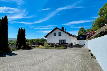 Haus Attendorn - 12 Zimmer, 250 m&sup2;, 450.000&euro; | Angebot:26955452