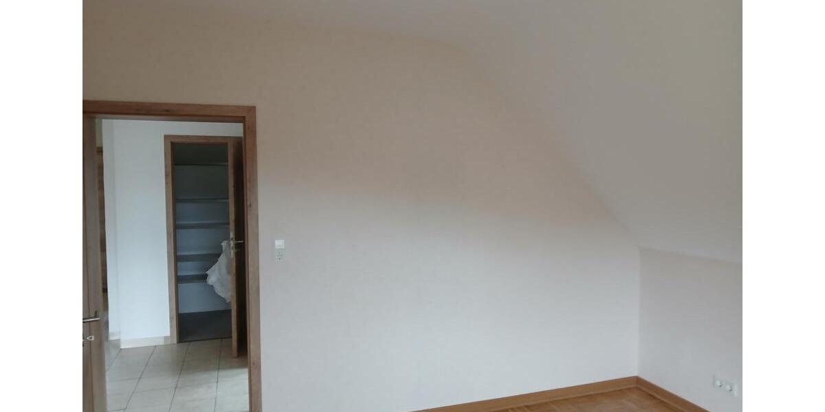 Etagenwohnung Windeck - 3 Zimmer, 85 m&sup2;, 750&euro; | Angebot:25936369