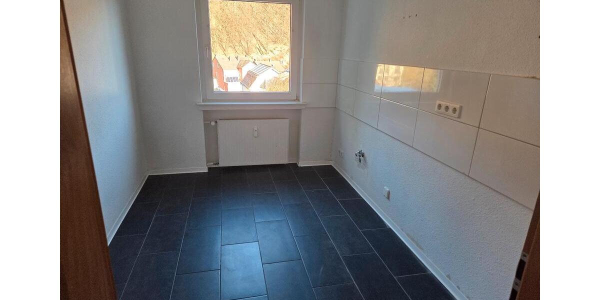 Erdgeschoßwohnung Werdohl - 3 Zimmer, 68 m&sup2;, 383&euro; | Angebot:24701017