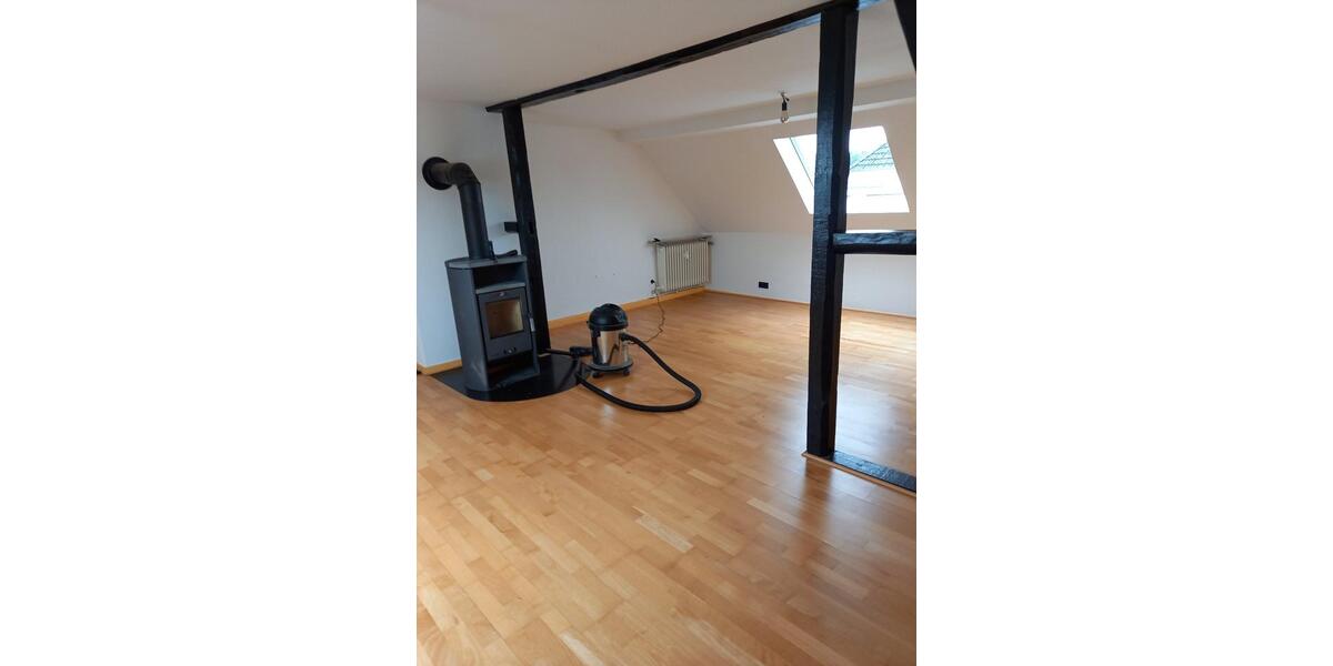 Dachgeschoßwohnung Radevormwald - 2.5 Zimmer, 70 m&sup2;, 455&euro; | Angebot:26415536