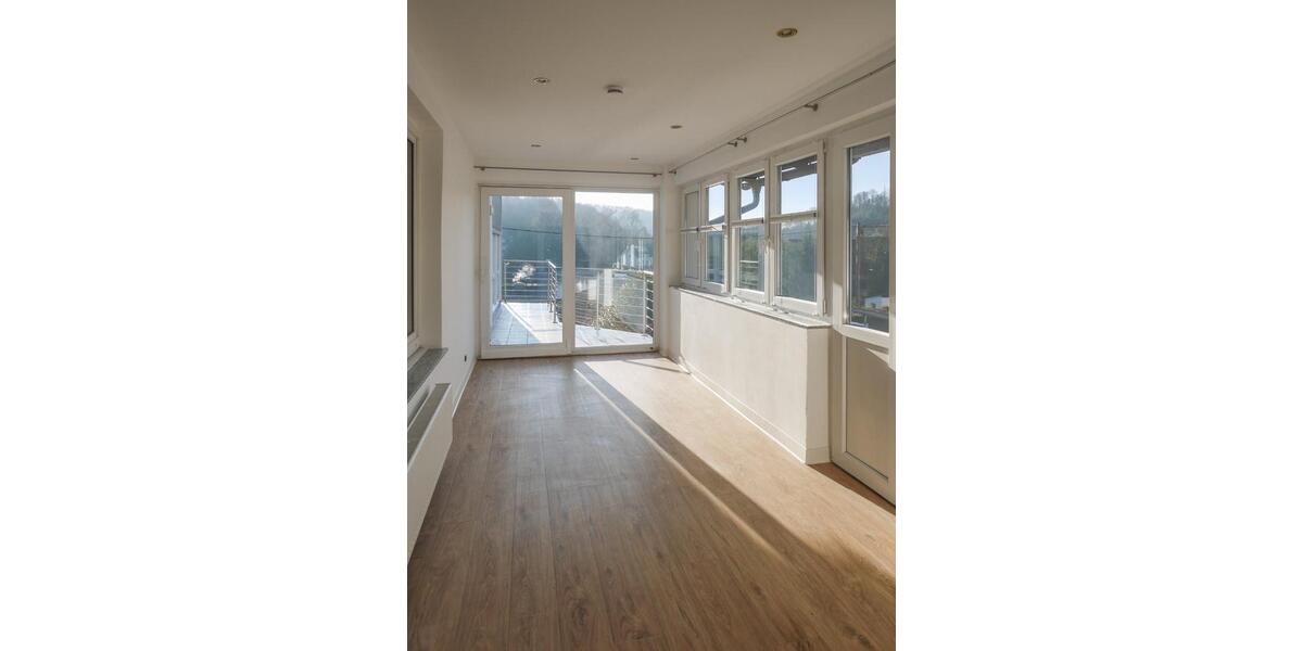 Etagenwohnung Engelskirchen - 5 Zimmer, 200 m&sup2;, 1.850&euro; | Angebot:25871611