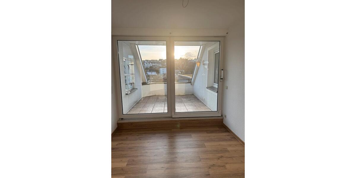 Dachgeschoßwohnung Reichshof - 2 Zimmer, 76 m&sup2;, 970&euro; | Angebot:25904641