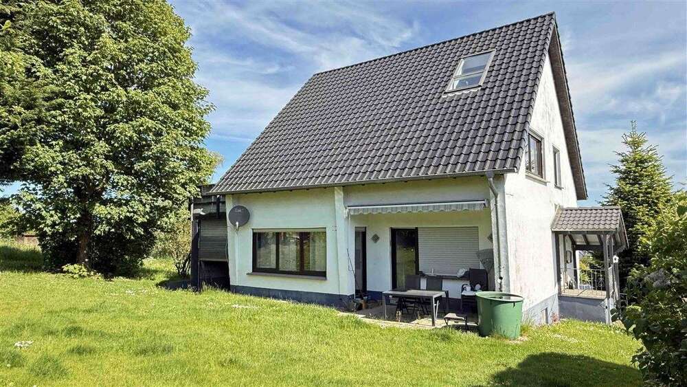 Einfamilienhaus Wenden - 7 Zimmer, 141 m&sup2;, 300.000&euro; | Angebot:26905984