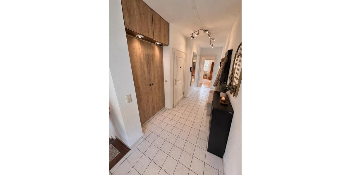 Dachgeschoßwohnung Gummersbach Berstig Süd - 3 Zimmer, 122 m&sup2;, 1.050&euro; | Angebot:27590817