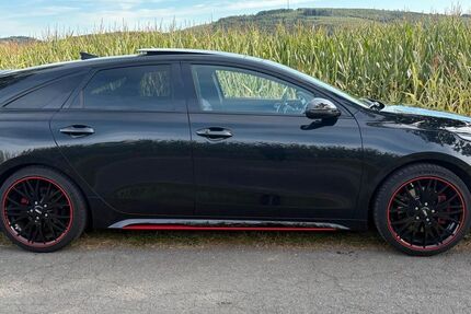 Kia pro ceed / ProCeed 70.000 km 21.700 &euro; Olpe 57462