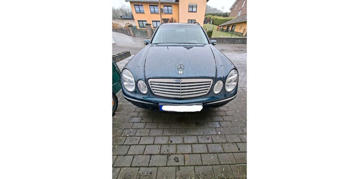 Mercedes-Benz E 220 335.000 km 2.200 &euro; Reichshof 51580
