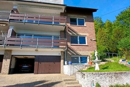 Haus Lindlar - 9 Zimmer, 245 m&sup2;, 650.000&euro; | Angebot:24563291