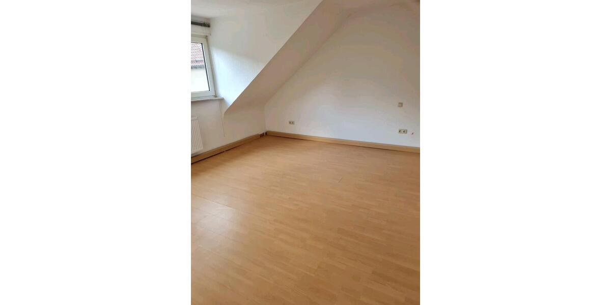 Dachgeschoßwohnung Niederfischbach - 3 Zimmer, 84 m&sup2;, 800&euro; | Angebot:24153226