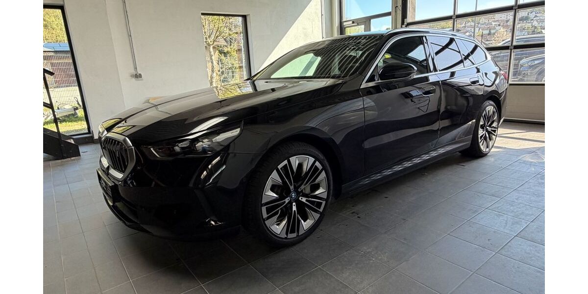 BMW i5 19.800 km 53.950 &euro; Freudenberg 57258