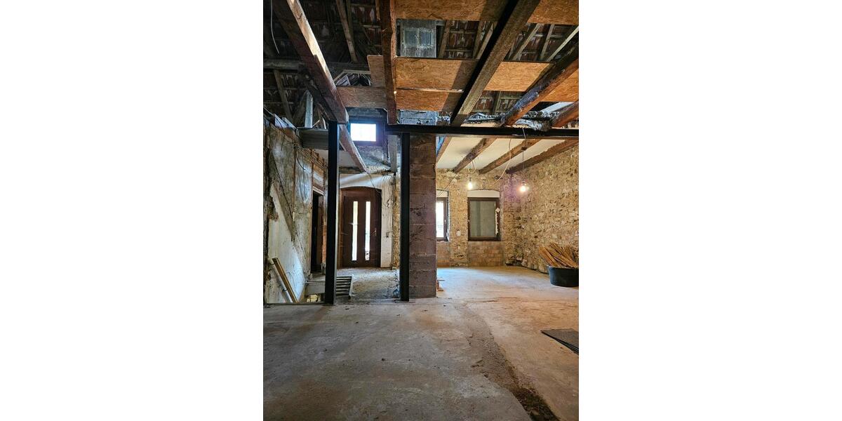 Einfamilienhaus Wipperfürth - 8 Zimmer, 170 m&sup2;, 210.000&euro; | Angebot:23712641