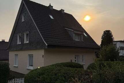 Haus Wermelskirchen - 10 Zimmer, 307 m&sup2;, 750.000&euro; | Angebot:27171316