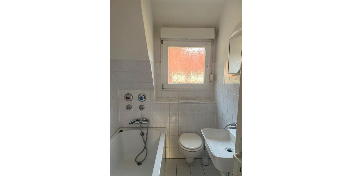 Dachgeschoßwohnung Lüdenscheid Augustenthal - 2.5 Zimmer, 52 m&sup2;, 400&euro; | Angebot:21294515