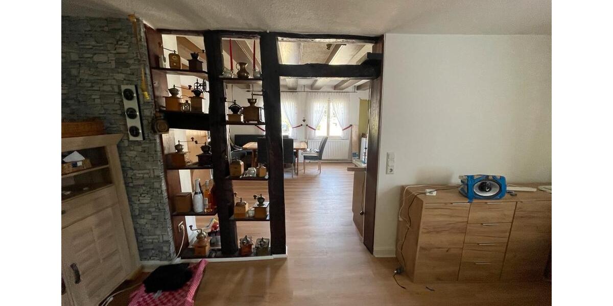 Einfamilienhaus Nümbrecht - 8 Zimmer, 186 m&sup2;, 350.000&euro; | Angebot:27208945