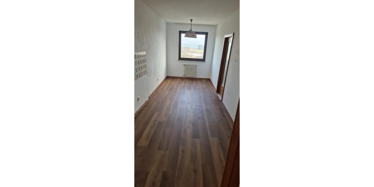 Etagenwohnung Radevormwald - 1 Zimmer, 82 m&sup2;, 585&euro; | Angebot:25174373