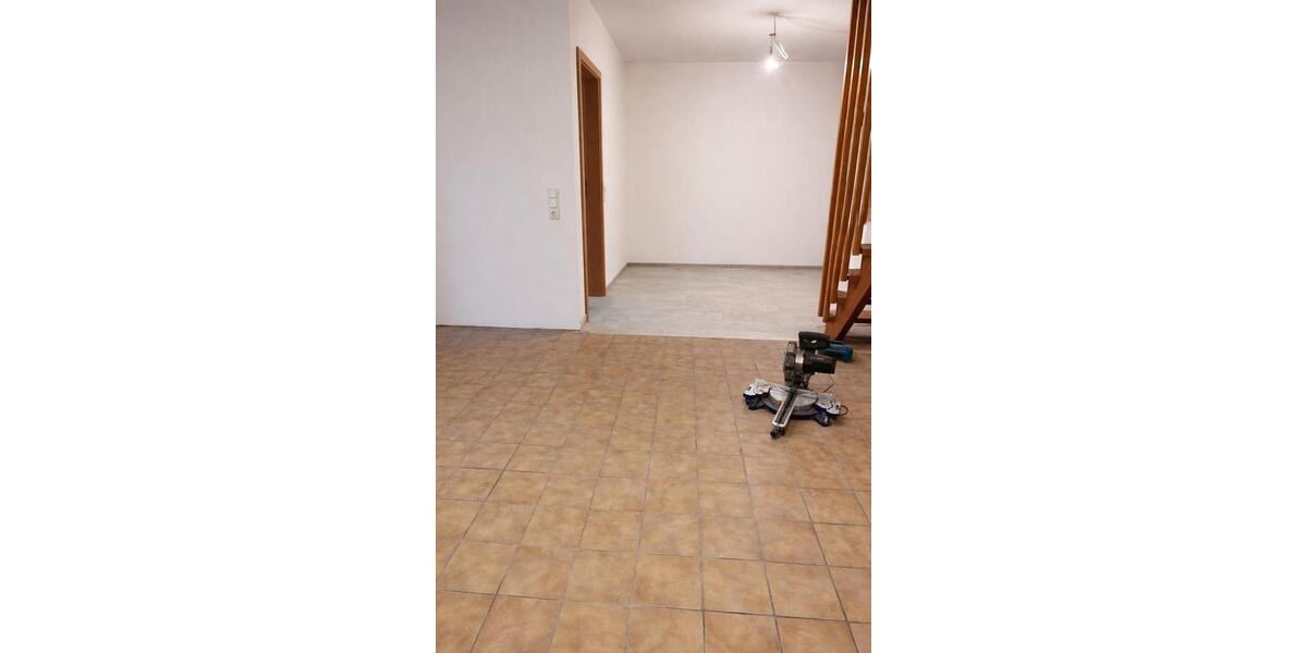 Etagenwohnung Windeck - 4 Zimmer, 111 m&sup2;, 850&euro; | Angebot:25780036