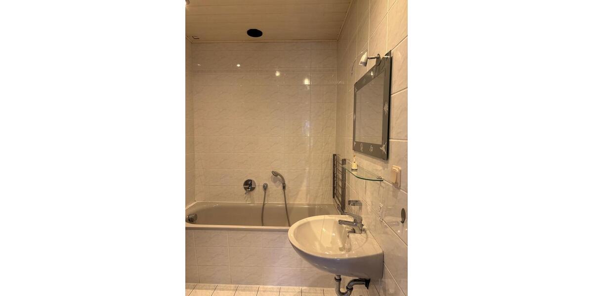 Etagenwohnung Wiehl - 4 Zimmer, 100 m&sup2;, 320.000&euro; | Angebot:27004134