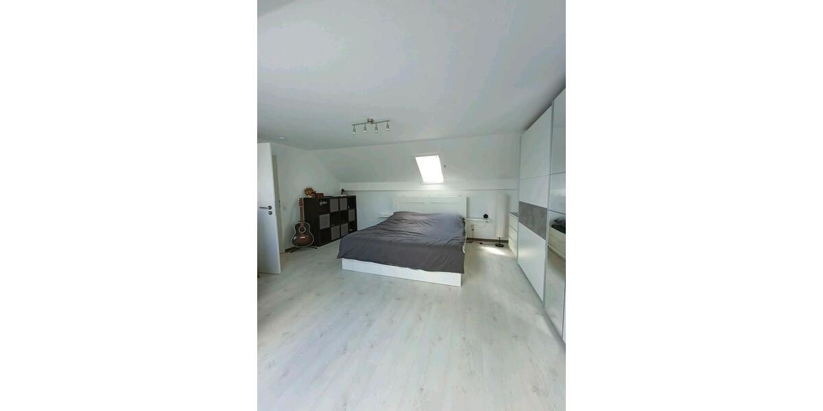 Dachgeschoßwohnung Kürten - 2 Zimmer, 76 m&sup2;, 885&euro; | Angebot:26326077