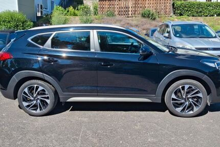 Hyundai TUCSON 68.000 km 16.900 &euro; Wiehl 51674
