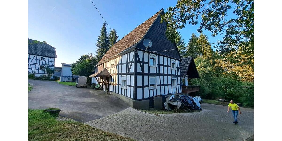 Einfamilienhaus Reichshof - 10 Zimmer, 250 m&sup2;, 249.000&euro; | Angebot:26123093