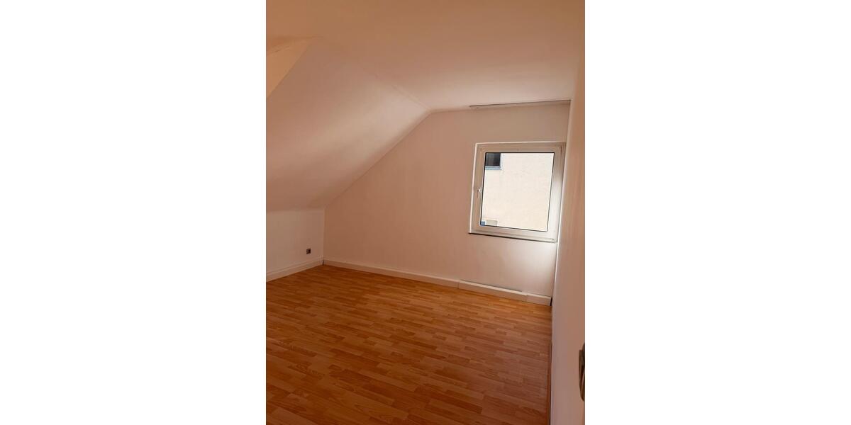 Dachgeschoßwohnung Gummersbach Berstig Süd - 3 Zimmer, 84 m&sup2;, 625&euro; | Angebot:27568626