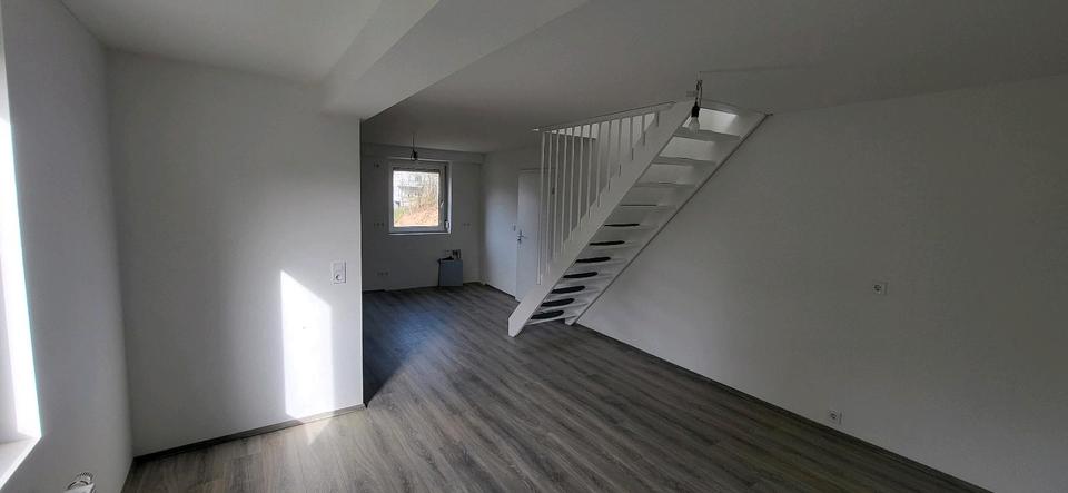 Etagenwohnung Engelskirchen - 4.5 Zimmer, 100 m&sup2;, 1.000&euro; | Angebot:25406261