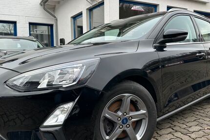 Ford Focus 139.000 km 9.949 &euro; Gummersbach (Zwischen Toom Markt und ATU) 51645