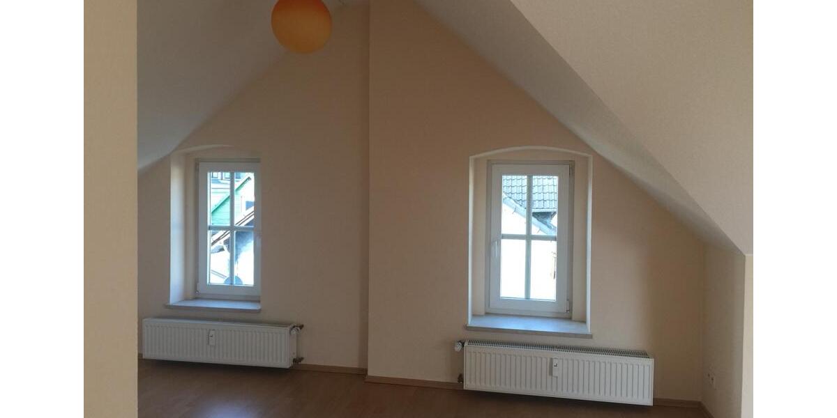 Dachgeschoßwohnung Wermelskirchen - 2.5 Zimmer, 95 m&sup2;, 690&euro; | Angebot:27553729