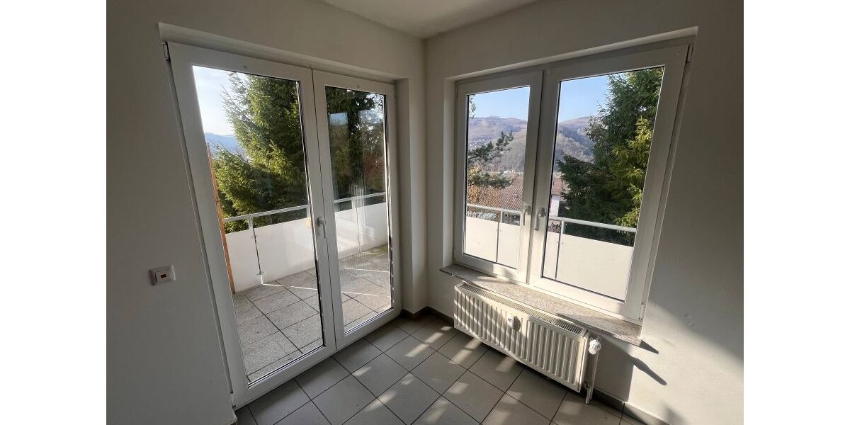 Sonnige 3,5 Z., Balkon, Küche, Diele, Bad, Gäste Bad. HWR. EGre - 3.5 Plettenberg | Angebot:25931702