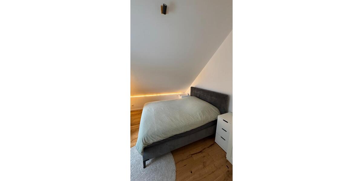 Dachgeschoßwohnung Gummersbach Berstig Süd - 3 Zimmer, 80 m&sup2;, 1.385&euro; | Angebot:27542049