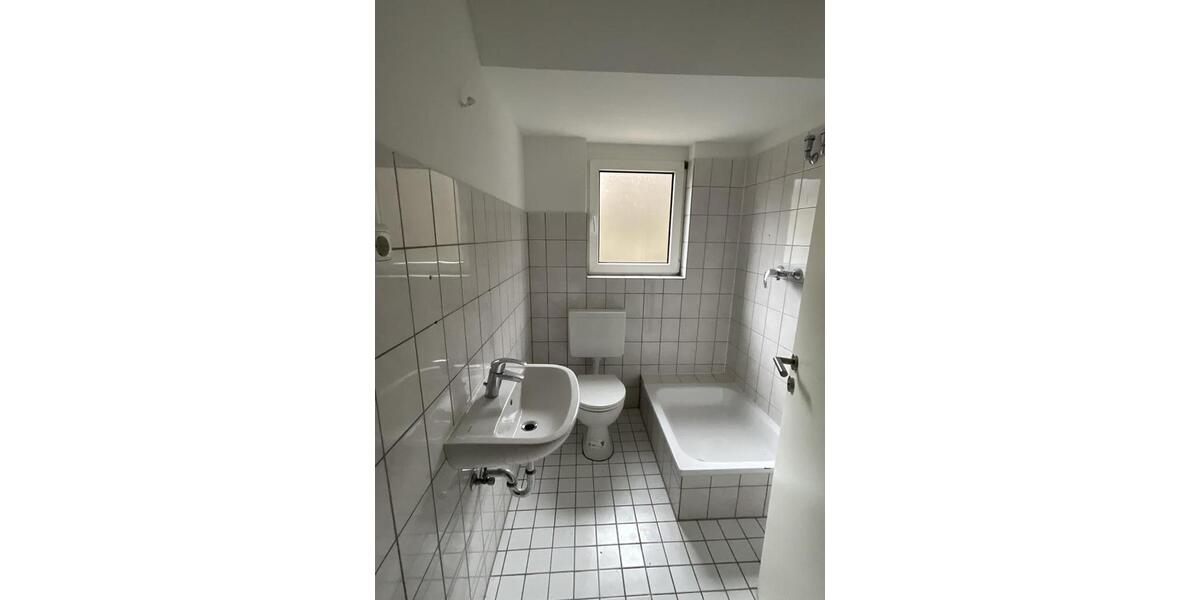 Dachgeschoßwohnung Plettenberg - 2 Zimmer, 33 m&sup2;, 319&euro; | Angebot:24751926