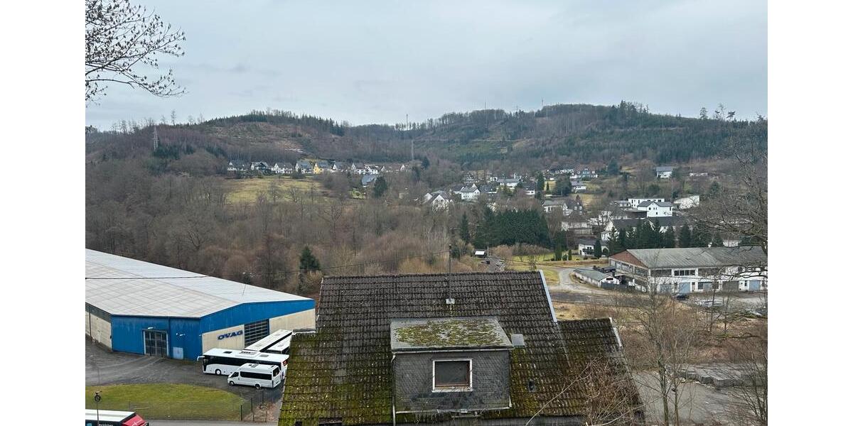 Einfamilienhaus Gummersbach Berstig Süd - 8 Zimmer, 331 m&sup2;, 135.000&euro; | Angebot:25126932