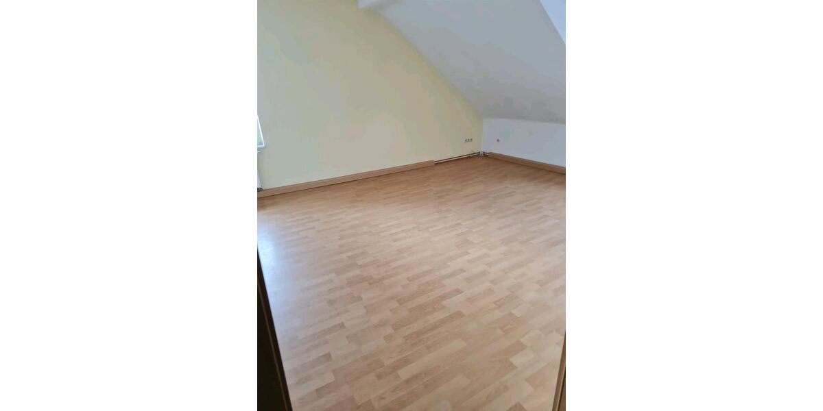 Dachgeschoßwohnung Niederfischbach - 3 Zimmer, 84 m&sup2;, 800&euro; | Angebot:24153226
