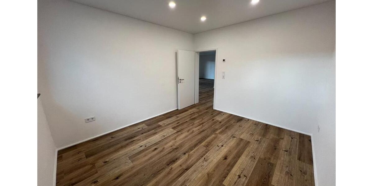 Terrassenwohnung Freudenberg - 3 Zimmer, 105 m&sup2;, 1.000&euro; | Angebot:25974971