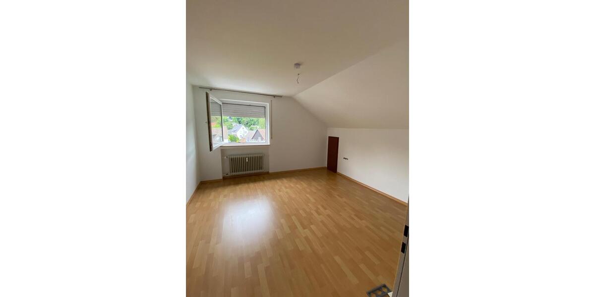 Dachgeschoßwohnung Plettenberg - 2.5 Zimmer, 78 m&sup2;, 546&euro; | Angebot:26446450