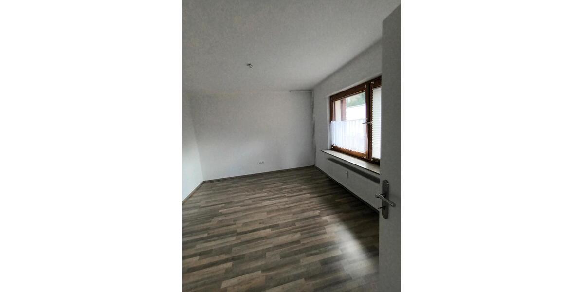 Erdgeschoßwohnung Breckerfeld - 3 Zimmer, 83 m&sup2;, 650&euro; | Angebot:27548821