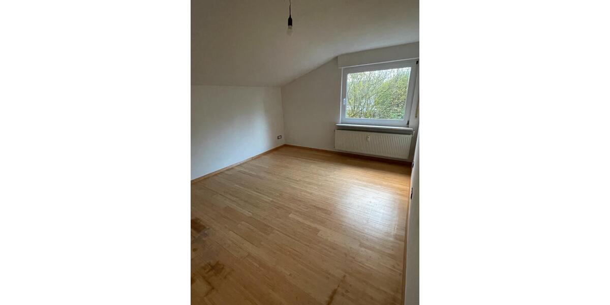 Etagenwohnung Lindlar - 3 Zimmer, 125 m&sup2;, 1.450&euro; | Angebot:25979628