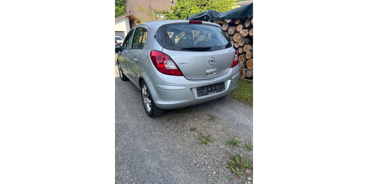 Opel Corsa 111.800 km 3.200 &euro; Bergneustadt 51702