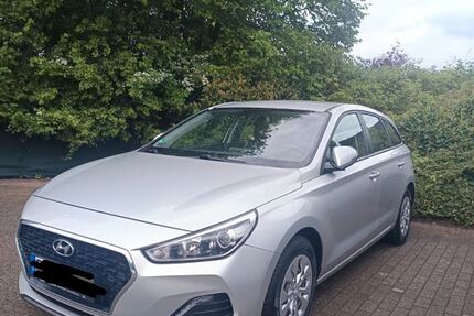 Hyundai i30 65.000 km 12.300 &euro; Wermelskirchen 42929