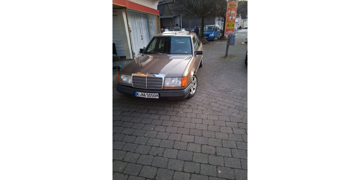 Mercedes-Benz 230 236.000 km 3.200 &euro; Gummersbach 51643