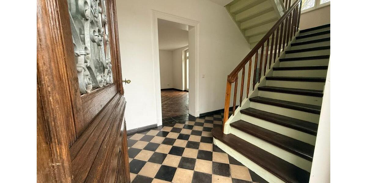 Etagenwohnung Wiehl - 4 Zimmer, 130 m&sup2;, 1.450&euro; | Angebot:25538771