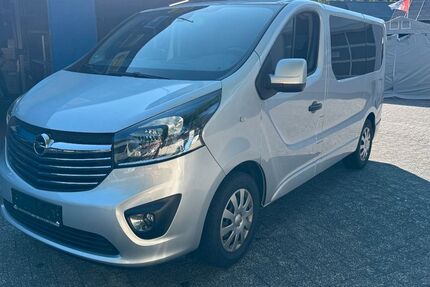 Opel Vivaro 182.200 km 13.999 &euro; Gummersbach 51645
