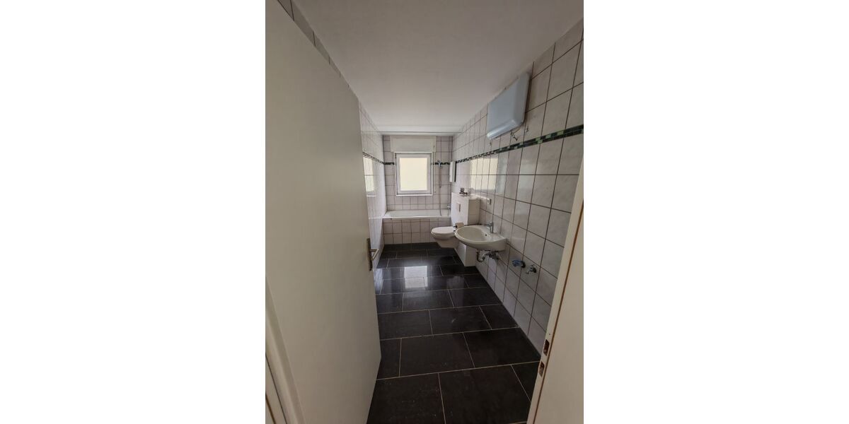Provisionsfrei* Lichtdurchflutete 3-Zimmer-Wohnung mit zwei Balkonen - Etagenwohnung Gummersbach Hesselbach | Angebot:27260040