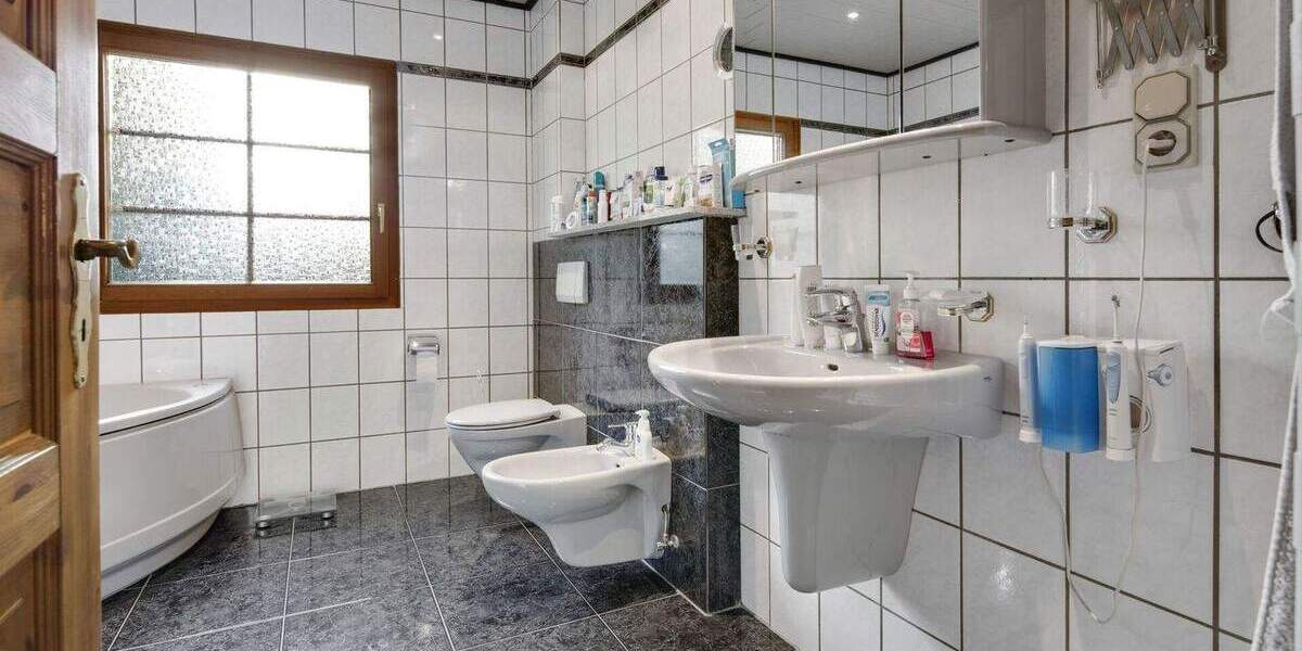 Einfamilienhaus Gummersbach Bredenbruch - 4 Zimmer, 150 m&sup2;, 419.000&euro; | Angebot:25694656