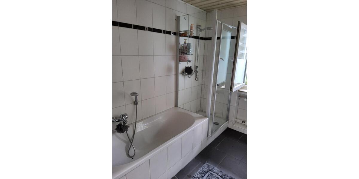 Etagenwohnung Wiehl - 4.5 Zimmer, 110 m&sup2;, 1.000&euro; | Angebot:27586591