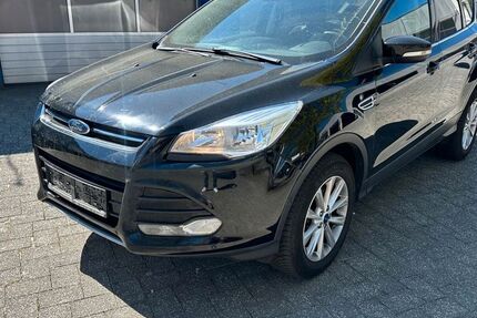 Ford Kuga 148.605 km 9.999 &euro; Gummersbach 51645